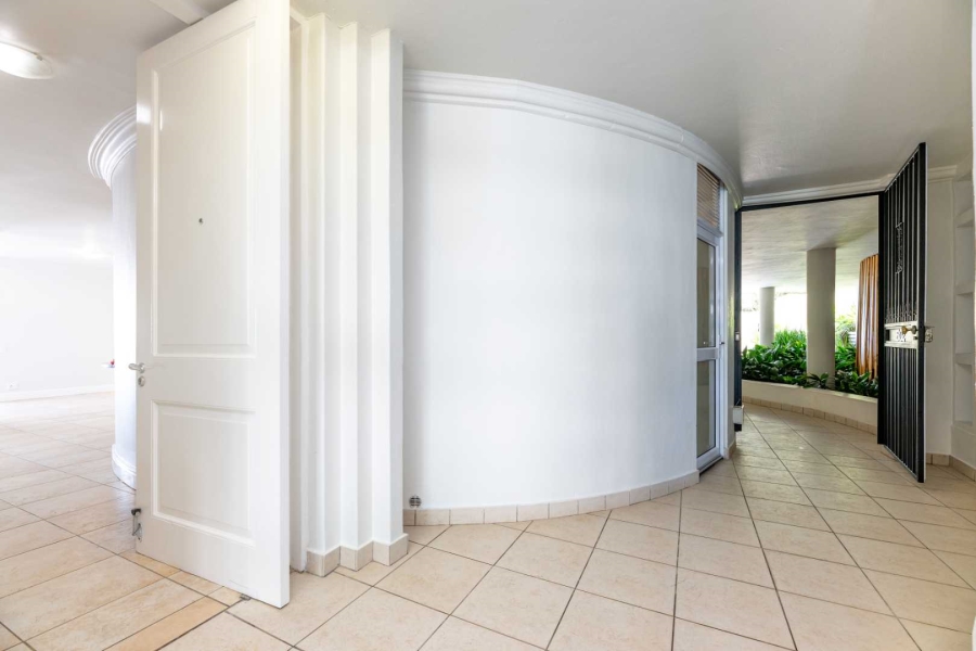To Let 2 Bedroom Property for Rent in Sea Point Western Cape